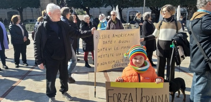 TERRACINA: IN PIAZZA GARIBALDI PER DIRE “NO” ALLA GUERRA