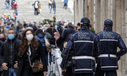CORONAVIRUS: STOP ALLE MASCHERINE ALL'APERTO