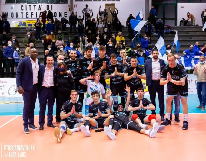 PALLAVOLO A3: TUSCANIA, SCACCO MATTO ALLA CAPOLISTA