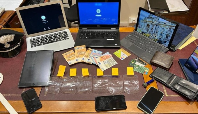 ROMA: FURTO IN HOTEL, ARRESTATO