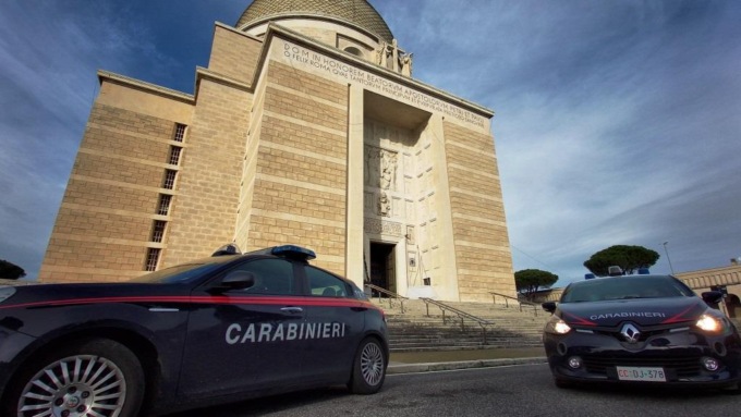 ROMA: MINORENNE MOLESTATA DA 5 RAGAZZINI, 3 ARRESTI