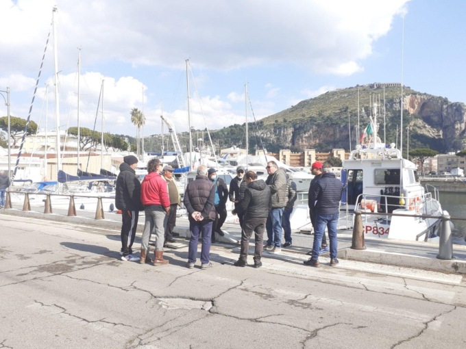 TERRACINA: CARO GASOLIO, FERMI I PESCHERECCI. PROTESTA IN TUTTO IL LAZIO