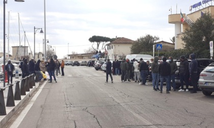 TERRACINA: CARO GASOLIO, SECONDO GIORNO DI PROTESTA DEI PESCATORI