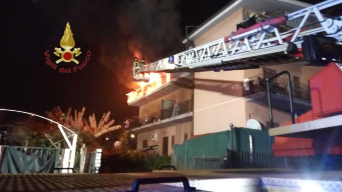 ROMA: INCENDIO IN UN APPARTAMENTO A CASAL DI MARMO