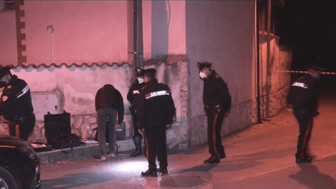 MINTURNO: SPARATORIA IN VIA SAN PIETRO APOSTOLO