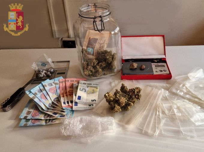 ROMA: SPACCIO DI DROGA, 24 ARRESTI
