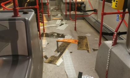 ROMA: TIFOSI VITESSE DANNEGGIANO BUS