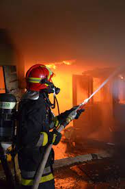 APRILIA: INCENDIO IN UNA VILLETTA, MORTI PADRE E FIGLIO