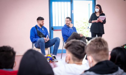 PALLAVOLO: LA TOP VOLLEY VISITA LA SCUOLA DI PRATO CESARINO