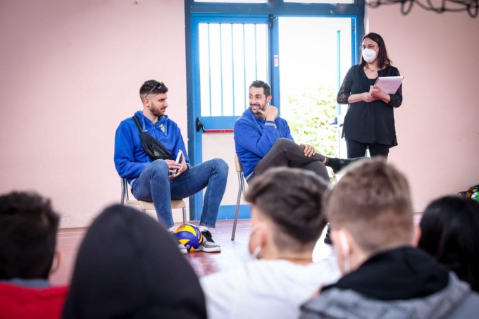 PALLAVOLO: LA TOP VOLLEY VISITA LA SCUOLA DI PRATO CESARINO