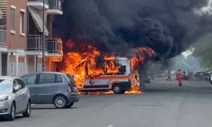 APRILIA:  AMBULANZA A FUOCO , EVACAUATO UN PALAZZO