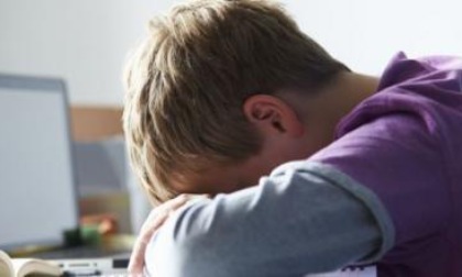 ROMA: TORMENTANO UN COMPAGNO DI CLASSE, AMMONITI