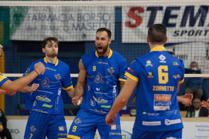 PALLAVOLO A3: SABAUDIA E TUSCANIA, VITTORIA A BRACCETTO