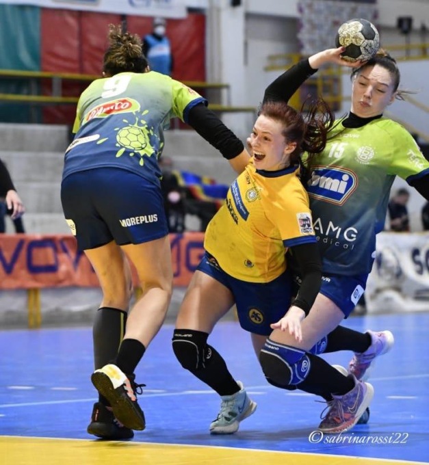 PALLAMANO A1 FEMMINILE: SALERNO-PONTINIA 27-26