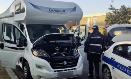 ROMA: RUBANO CAMPER, FAMIGLIA ASSISTITA DALLA POLIZIA LOCALE