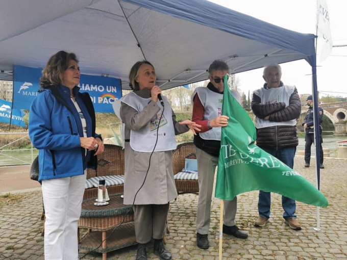 ROMA: VOLONTARI AL LAVORO PER PULIRE LA CITTA’