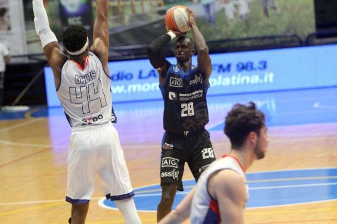 BASKET: FASE AD OROLOGIO, LATINA SCONFITTA IN CASA