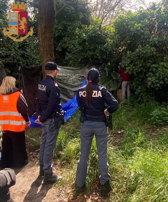 ROMA: BONIFICATE DALLA POLIZIA ALCUNE AREE VERDI