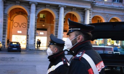ROMA: RAPINE A PIAZZA VITTORIO, DUE ARRESTI
