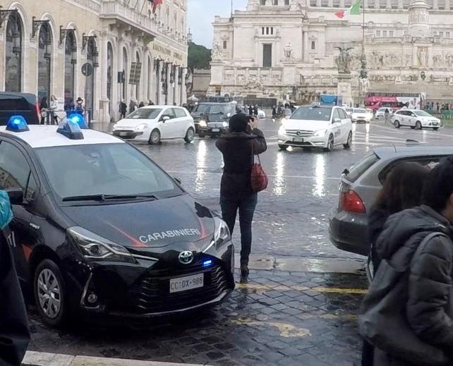 ROMA: CONTROLLI DEI CARABINIERI NEL CENTRO STORICO, 4 ARRESTI