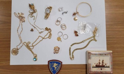 CASSINO: RAGGIRANO UN’ANZIANA, ARRESTATI