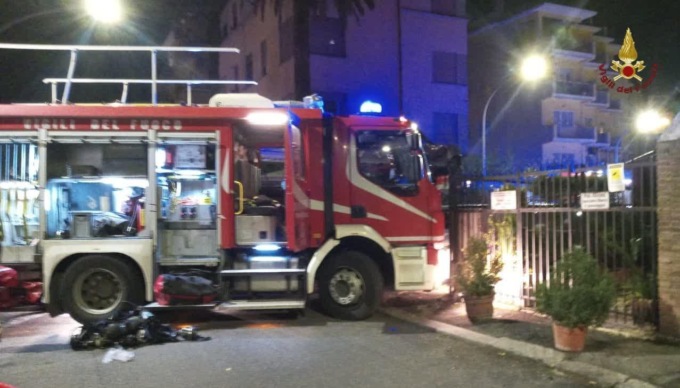 ROMA: INCENDIO IN APPARTAMENTO, GRAVE UN 70ENNE