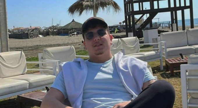 ROMA: 20ENNE TROVATO IN FIN DI VITA, LA FAMIGLIA: “CHI SA PARLI”