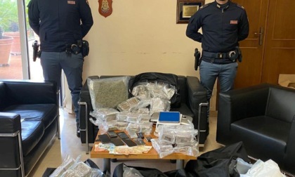 ROMA: OLTRE 80 CHILI DI DROGA IN CASA, ARRESTATA UNA COPPIA