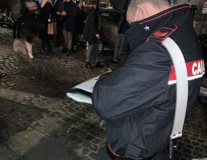 ROMA: DANNEGGIA AUTO IN SOSTA, ARRESTATO