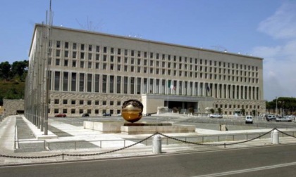 ROMA: TRAGEDIA SUL LAVORO, OPERAIO MUORE ALLA FARNESINA