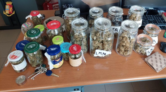 ANZIO: MEZZO CHILO DI DROGA IN CASA, ARRESTATO