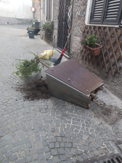 PALIANO: NOTTE DI VANDALI, LINEA DURA DEL SINDACO