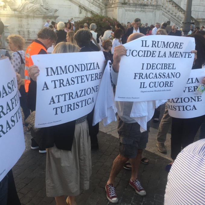 ROMA: MOVIDA, TRA CONTROLLI E PROTESTE