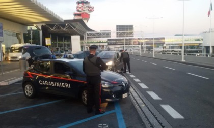 FIUMICINO: CONTROLLI ALL'AEROPORTO, SANZIONATI DUE NCC ABUSIVI