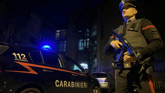 ROMA: TRAFFICO DI DROGA E TORTURE, 14 ARRESTI