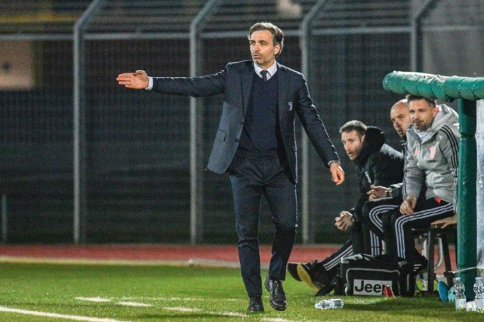 CALCIO: CREMONESE, FESTEGGIANO I PONTINI PECCHIA, BUONAIUTO E FERONE