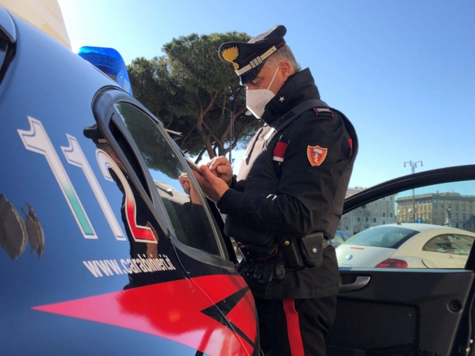 ROMA: AGGREDISCE I GENITORI PER I SOLDI, ARRESTATO