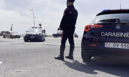 OSTIA: AUTO E MOTO INCENDIATE, ARRESTATO