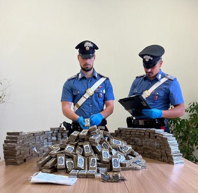 ROMA: SEQUESTRATI 50 CHILI DI HASHISH, UN ARRESTATO