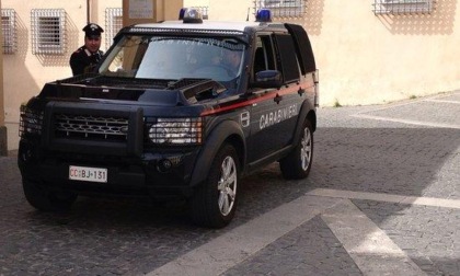 ROMA: TENTA DI UCCIDERE IL COMPAGNO DELLA MADRE, ARRESTATO