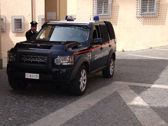 ROMA: TENTA DI UCCIDERE IL COMPAGNO DELLA MADRE, ARRESTATO