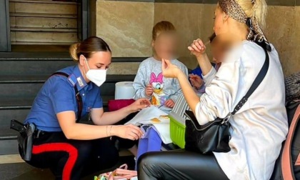 ROMA: MADRE E FIGLIE UCRAINE SOCCORSE DAI CARABINIERI