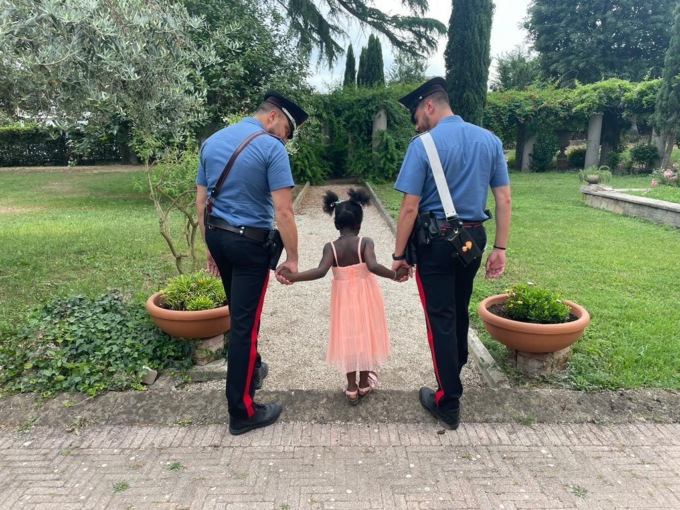 ROMA: SI ALLONTANA DURANTE LA FESTA DEL SUO COMPLEANNO, BIMBA DI 4 ANNI RITROVATA