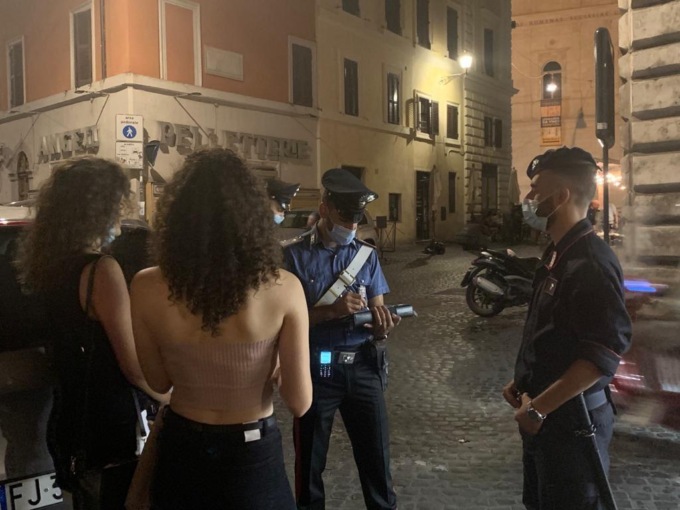 ROMA: MOVIDA, I CONTROLLI DEI CARABINIERI NEL WEEK END