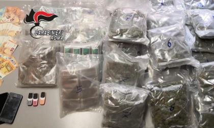 ROMA: DICIASSETTE CHILI DI DROGA NEI PACCHI
