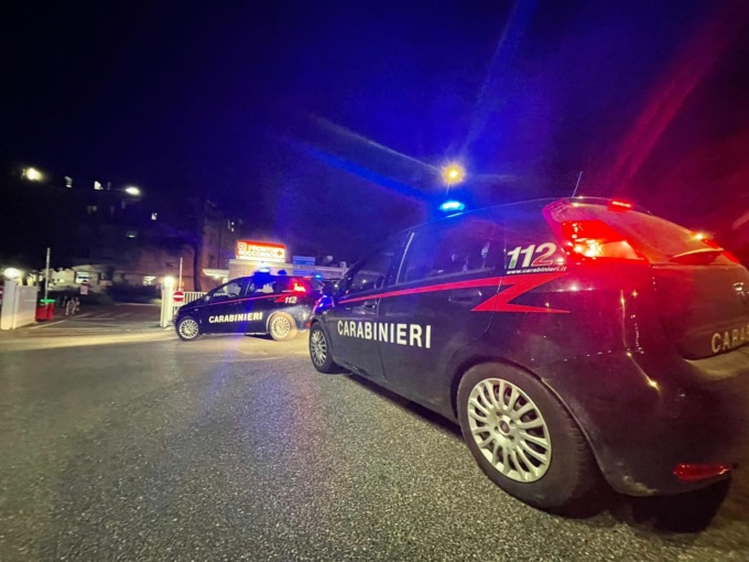 ROMA: PICCHIA LA EX COMPAGNA, ARRESTATO