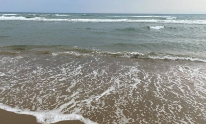 TERRACINA: SCHIUMA IN MARE. LANCIATO L'ALLARME