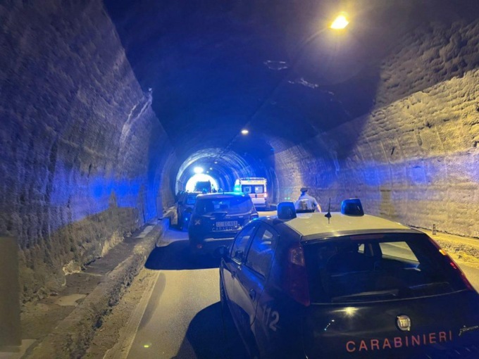 FIUGGI: TRAGEDIA SULLA VIA ANTICOLANA, UN MORTO E 3 FERITI. GALLERIA CHIUSA