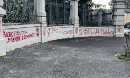 ROMA: SCRITTE NO VAX ALLO SPALLANZANI, LE INDAGINI