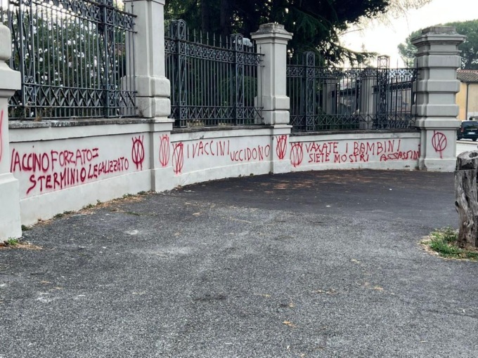 ROMA: SCRITTE NO VAX ALLO SPALLANZANI, LE INDAGINI